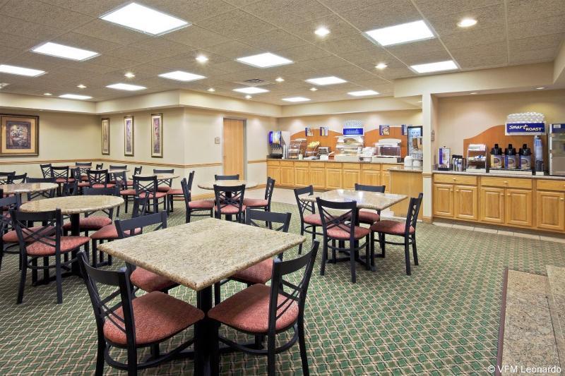 Holiday Inn Express Hotel & Suites Elkhart-South Extérieur photo
